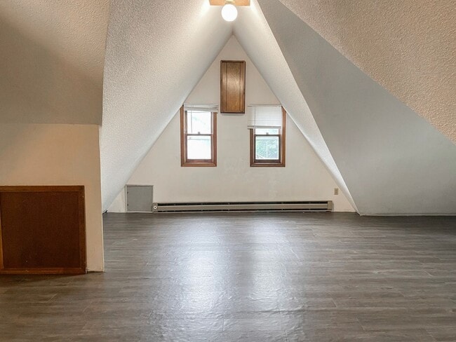 Building Photo - PRELEASING for AUGUST!