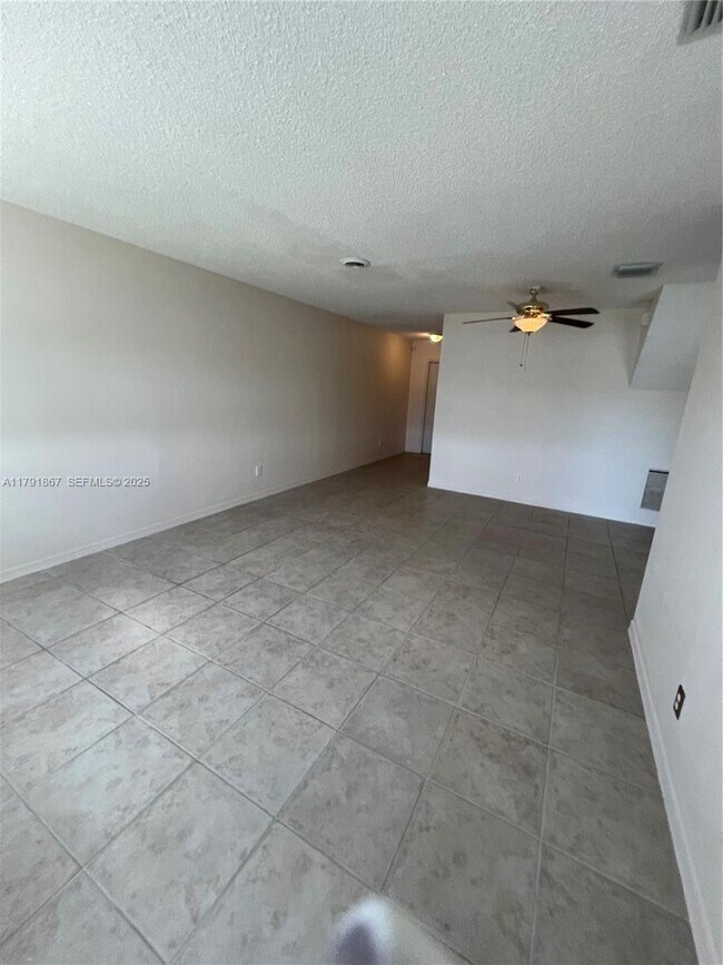 Foto del edificio - 5357 SW 125th Ave