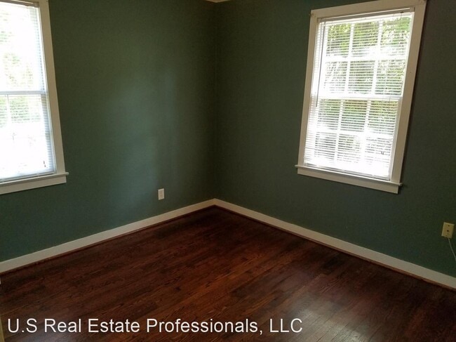 Building Photo - 2 br, 1 bath House - 3 Sherwood Lane