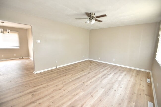 Photo - 278 APPIAN AVENUE House