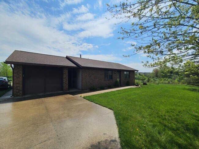 Building Photo - 16924 Amstutz Rd