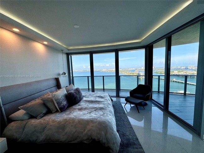 Foto del edificio - 488 NE 18th St