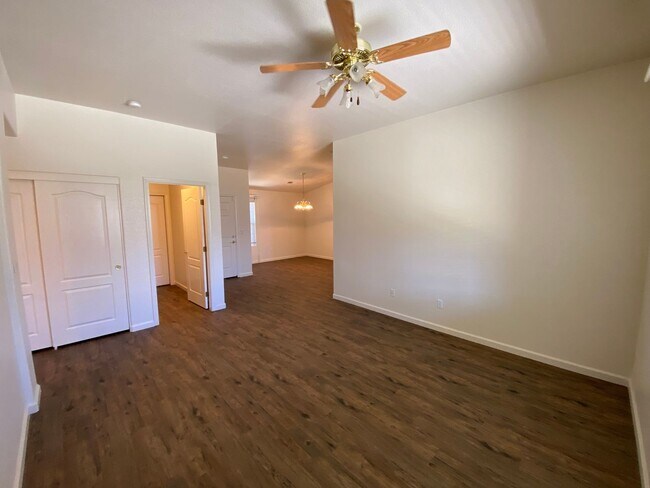 Foto del edificio - SW Visalia Home coming soon!!