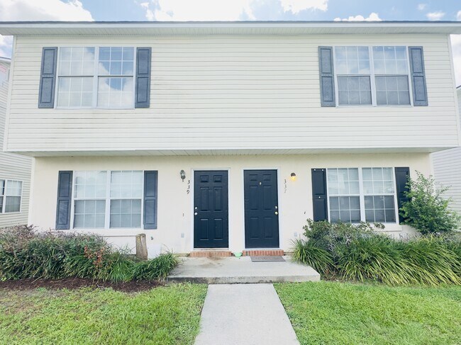 Foto del edificio - 339 Brookfield Rd