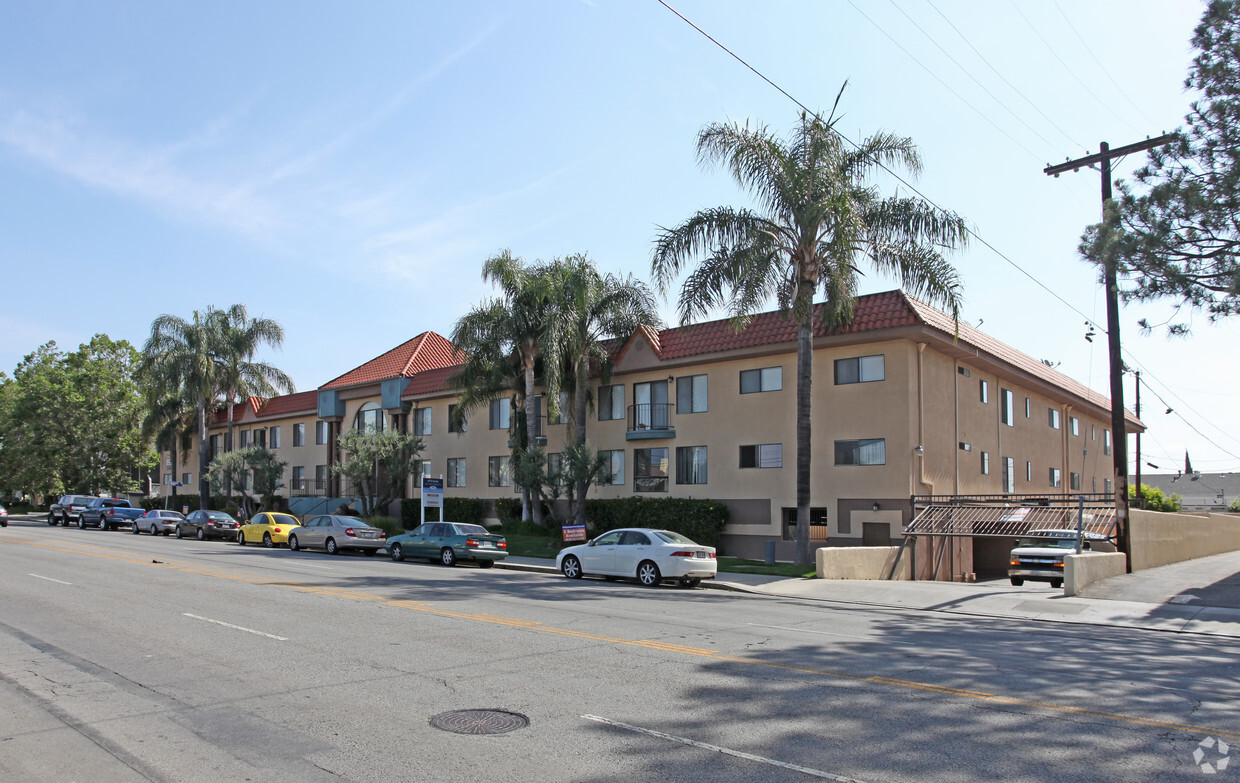 Primary Photo - Valley Palms Apartments