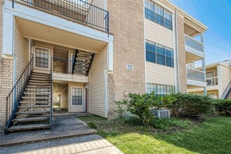 Building Photo - 2750 Holly Hall St