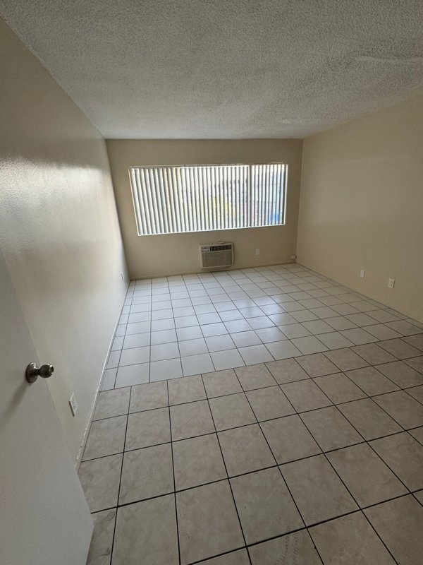 Foto del edificio - 1193 N Ardmore Ave