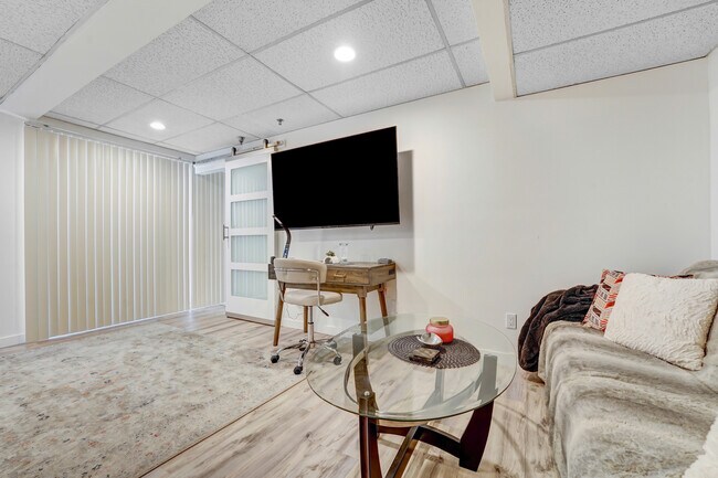 Foto del edificio - 1347 23rd St
