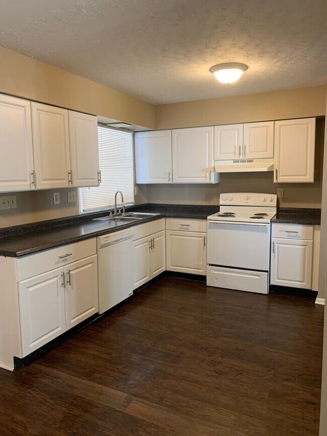 Foto del edificio - 8129 Crousore Rd