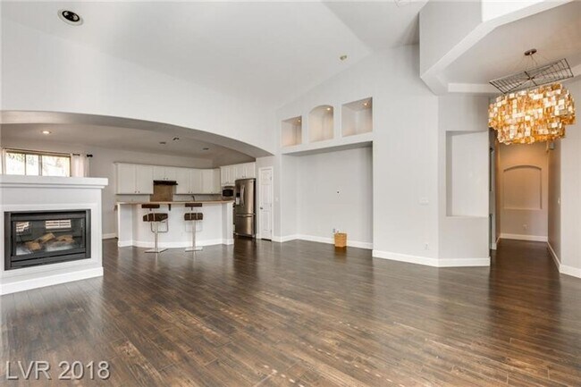 Building Photo - Gorgeous Cul-De-Sac Home with Casita, Pool & Spa!