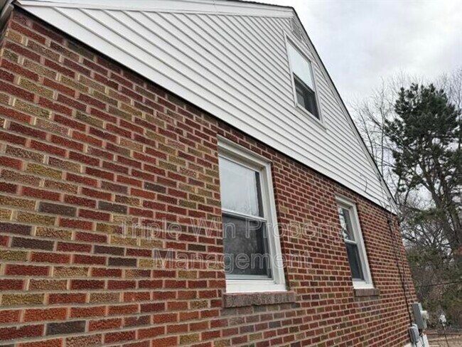 Foto del edificio - 8664 Belhaven Dr