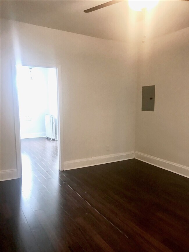 Foto del edificio - 7605 Broadway