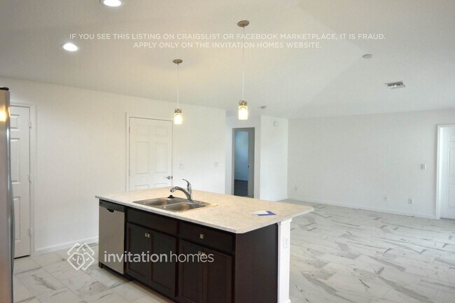 Building Photo - 857 SW Sail Terrace