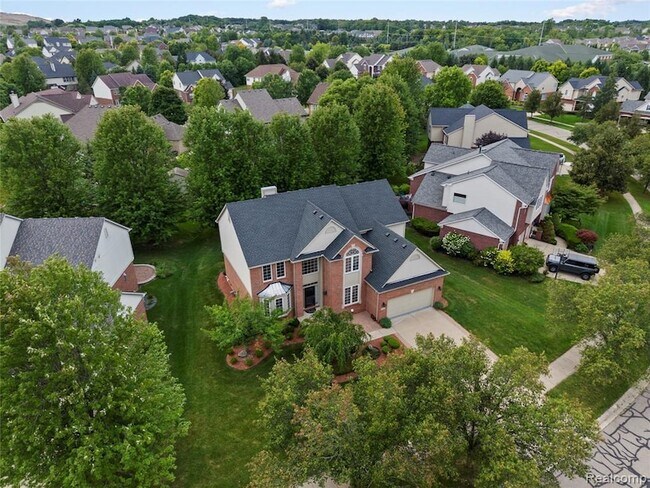 Foto del edificio - 50353 Livingston Dr
