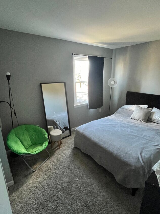 Foto principal - 5711 Rollins Ln