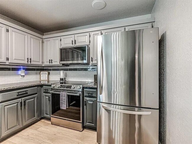 Foto del edificio - 2912 Canyon Oaks Ct