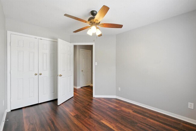 Foto del edificio - 10222 Thornmont Ln