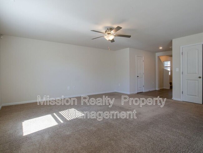 Building Photo - 2827 Meadowview Blvd