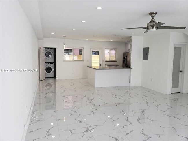 Foto del edificio - 7322 Gary Ave