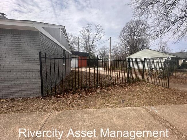 Photo - Adorable 2 bedroom, 1 bath Home!!!! Section 8 Welcomed!!!!!