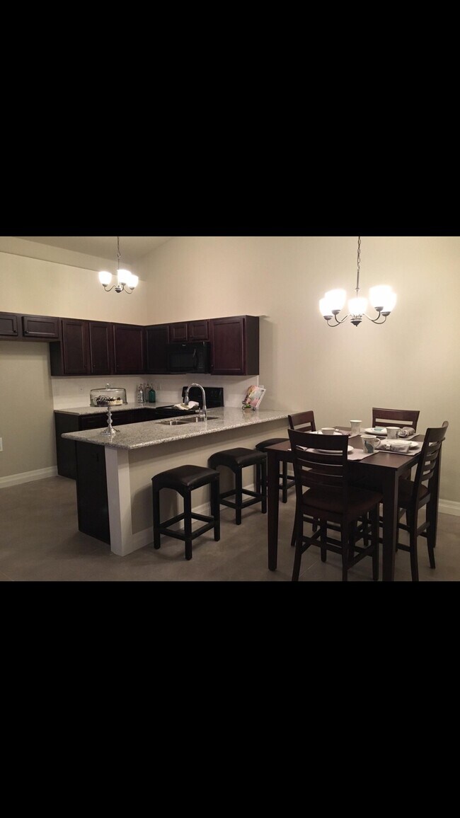 Foto del edificio - 2818 E 45th Ct N