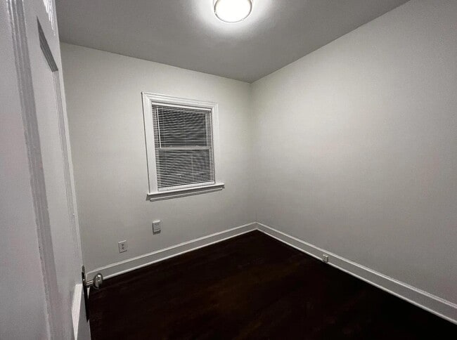 Building Photo - 2034 Nashville Ct