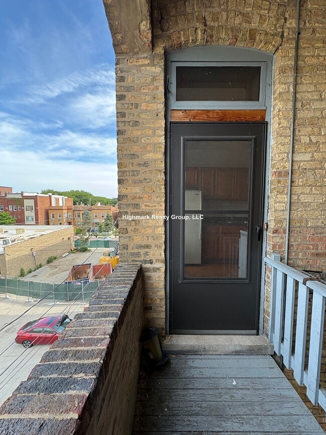 Building Photo - 909 Elmwood Ave