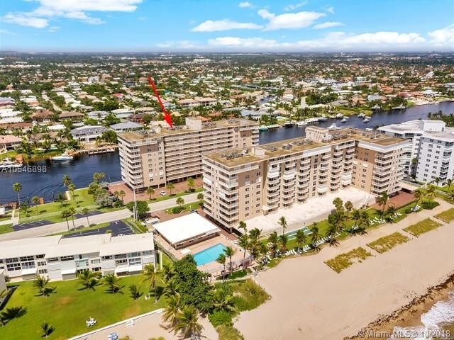 Foto del edificio - 1050 Hillsboro Mile