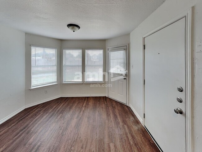 Foto del edificio - 1704 Gnu Gap