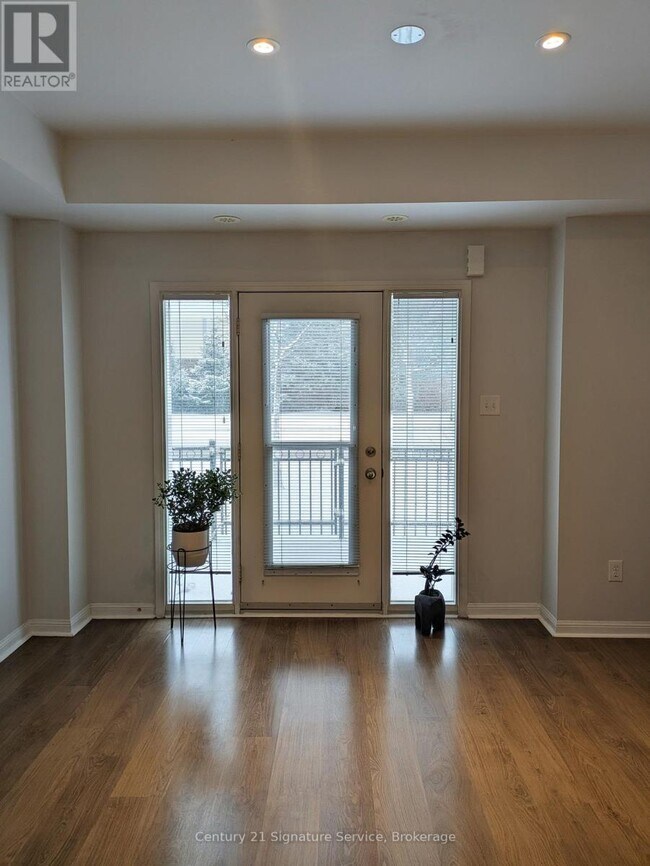 Building Photo - 2935 Hazelton Pl