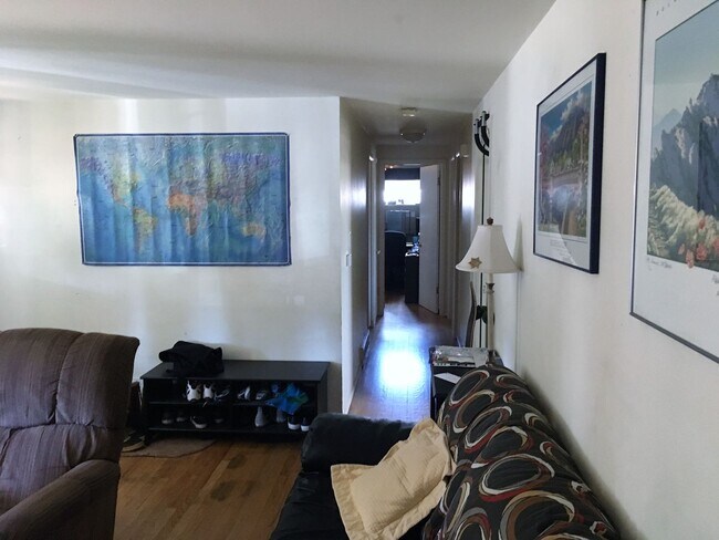 Building Photo - South Boulder Martin Acres Home! Student H...