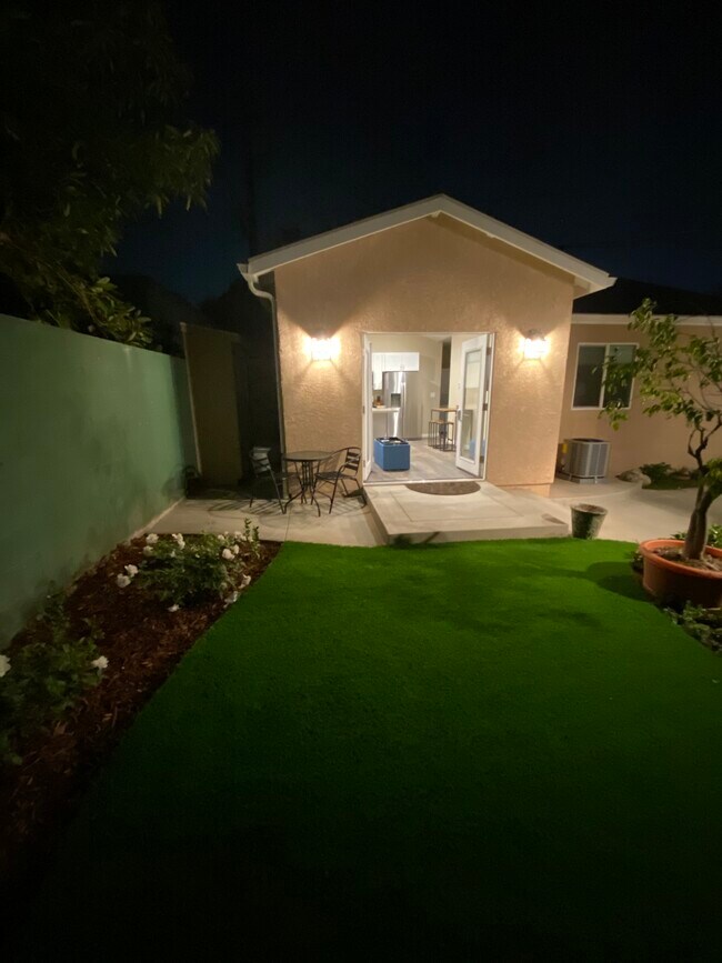 Foto del edificio - 6335 W 85th Pl