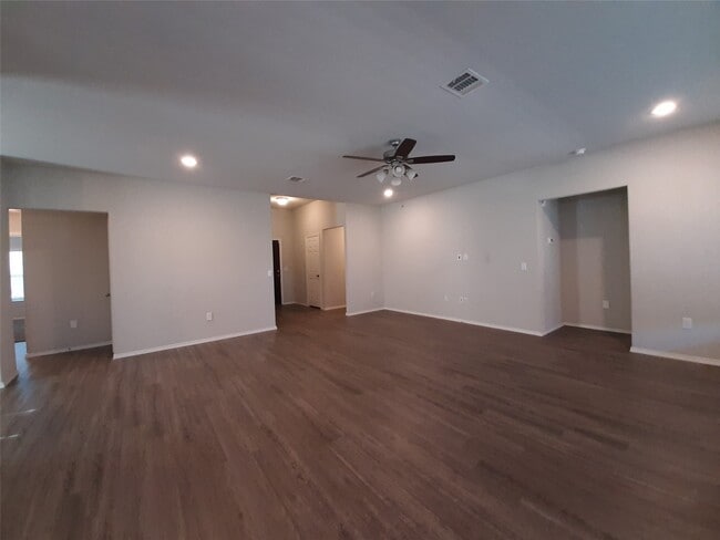 Building Photo - 221 Stalwart Hl Trl