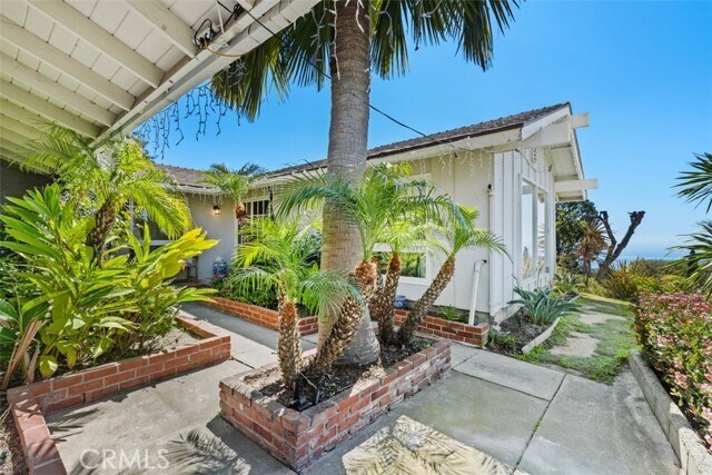 Building Photo - 3068 Zell Dr