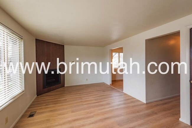 Building Photo - 2045 S 2200 E