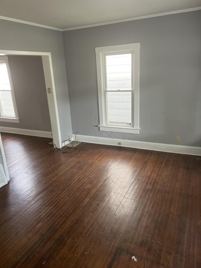 Building Photo - 1107 E Republic St