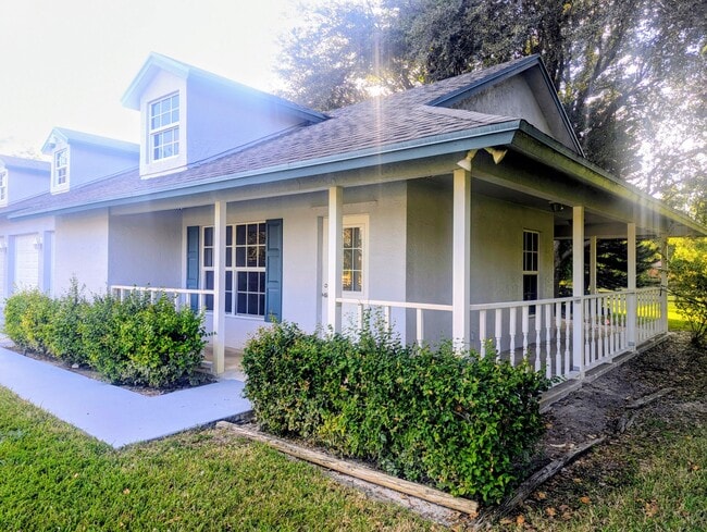 Foto del edificio - 819 Cindy Cir Ln