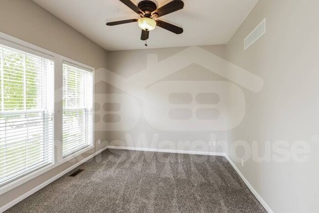 Building Photo - 4 Bed 2.5 Bath Northland Beauty For Rent!