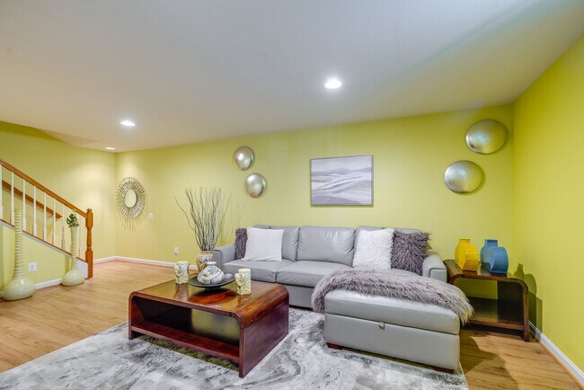 Building Photo - 8953 Birch Bay Cir