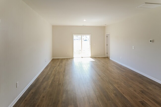 Building Photo - 705 Watercliff Dr, Longs, SC