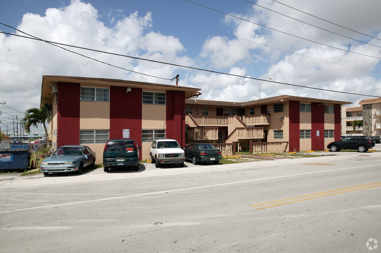 Primary Photo - 310 SW 20th St