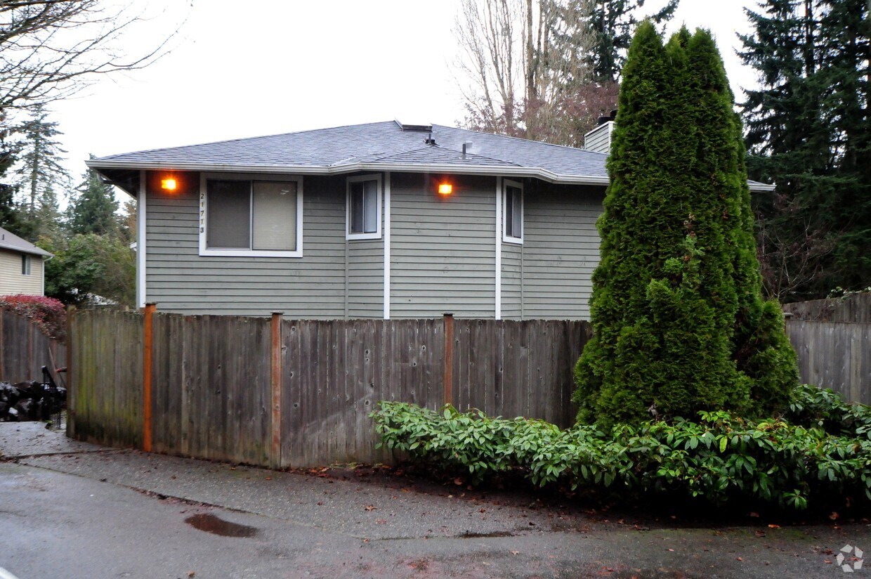 Foto principal - 21713 80th Ave W