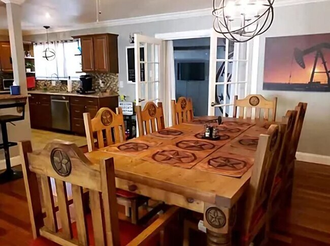 Foto del edificio - 1436 Englewood Ln