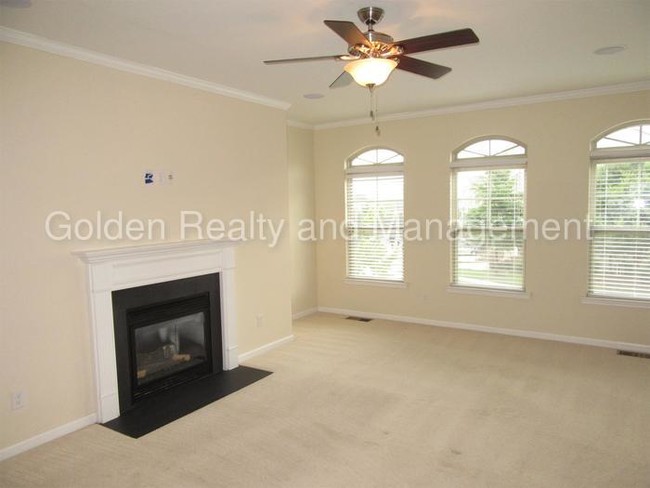 Building Photo - 465 Panorama Park Pl