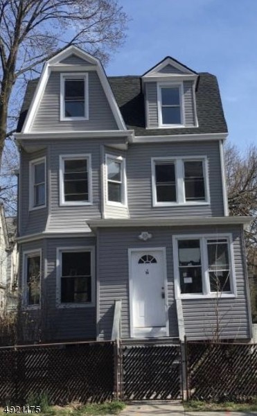 Primary Photo - 116 William St