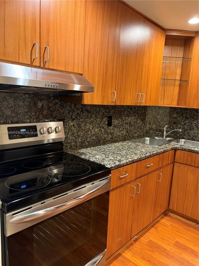 Building Photo - 1881 Middle River Dr