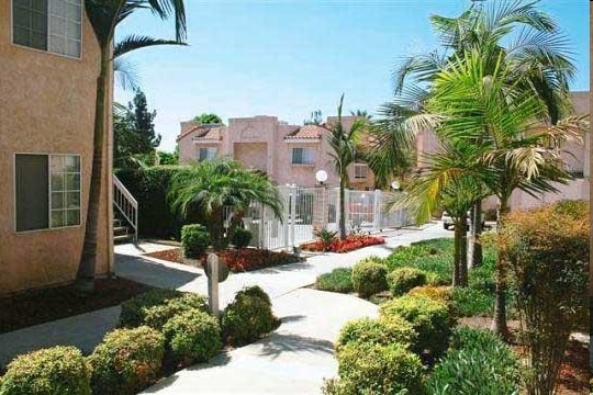 Building Photo - Huntington Oaks Village