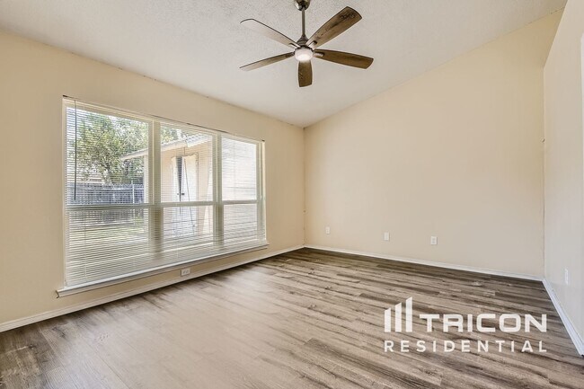 Foto del edificio - 112 Browning Ln