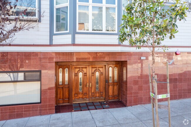 Entrance - 699 36th Ave