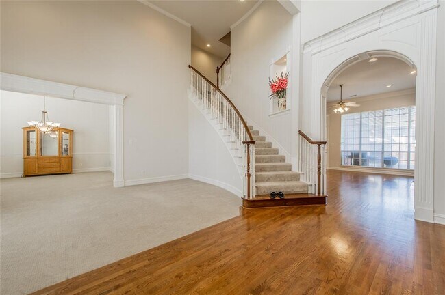 Building Photo - 4553 Meadow Ridge Dr